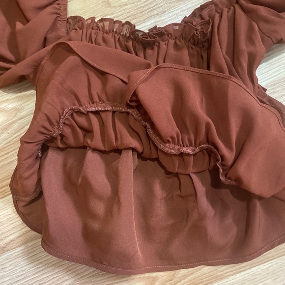 ASTR The Label Nutmeg ruched ruffle short sleeve top stretch chiffon lined brown - Picture 4 of 8